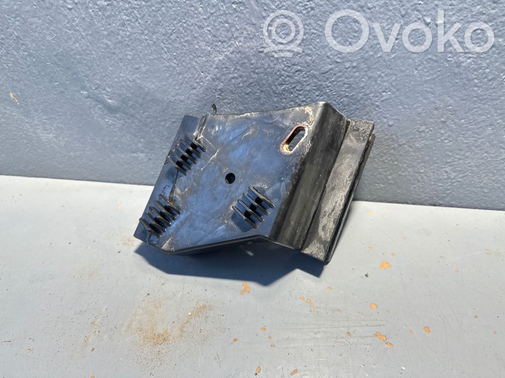 Audi A8 S8 D2 4D Galinis laikiklis bamperio 