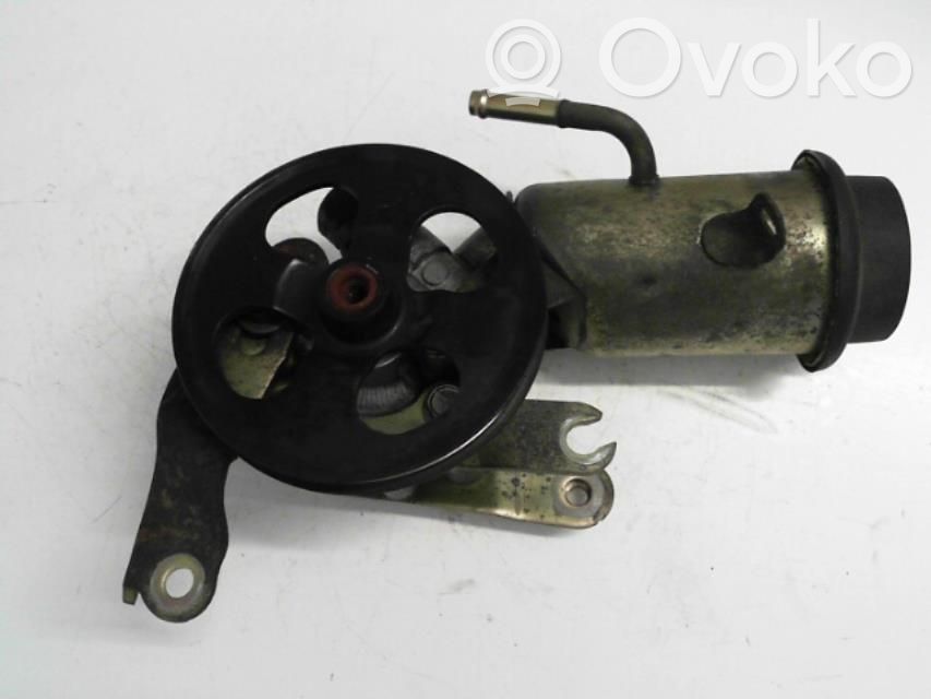 Toyota Yaris Ohjaustehostimen pumppu 
