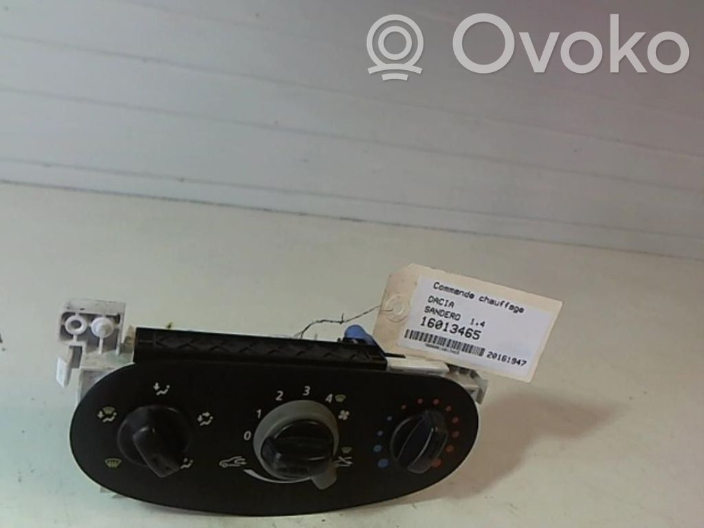 Dacia Sandero Climate control unit 