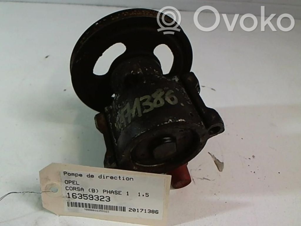 Opel Corsa B Power steering pump 