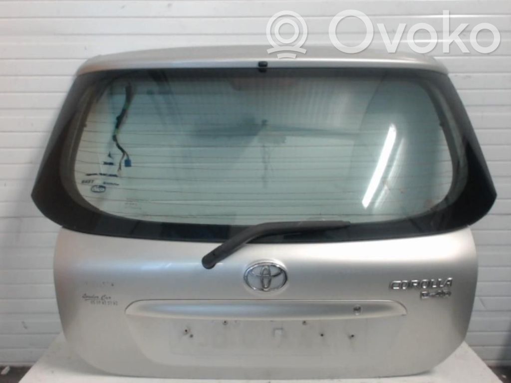 Toyota Corolla E120 E130 Задняя крышка (багажника) 