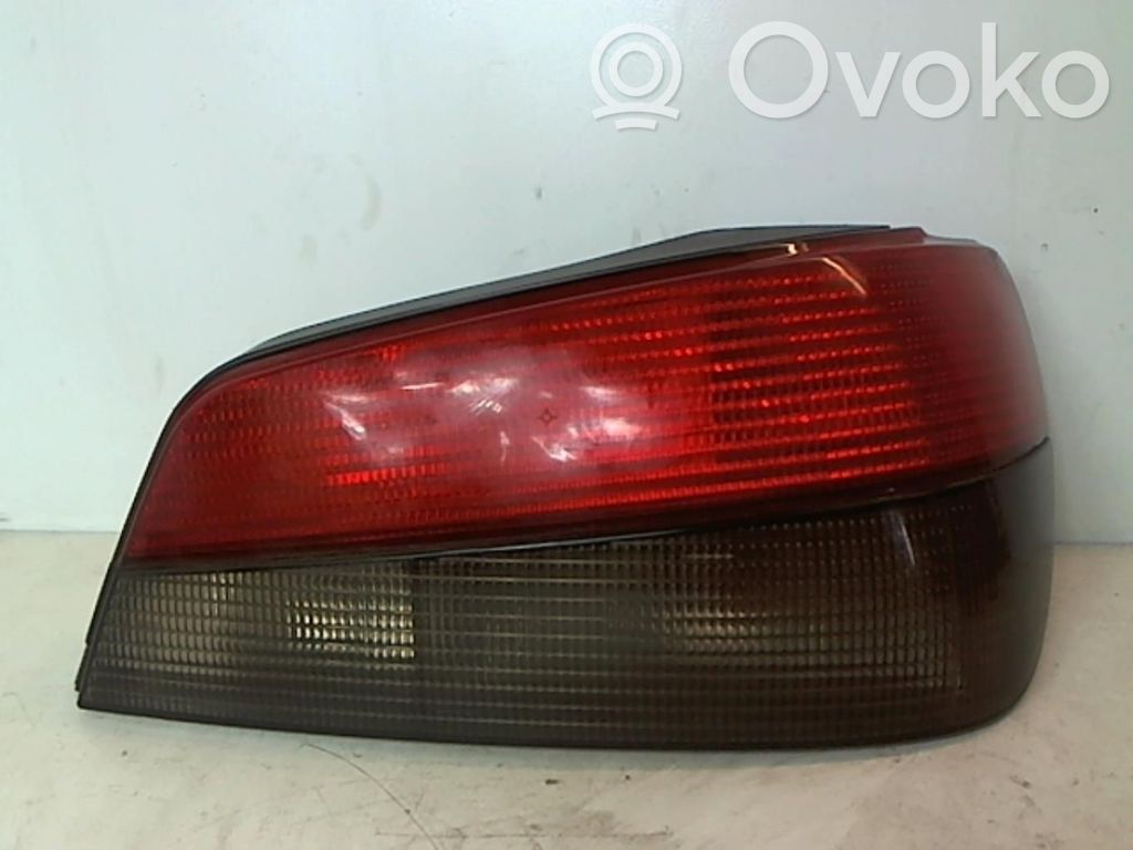 Peugeot 306 Aizmugurējais lukturis virsbūvē 