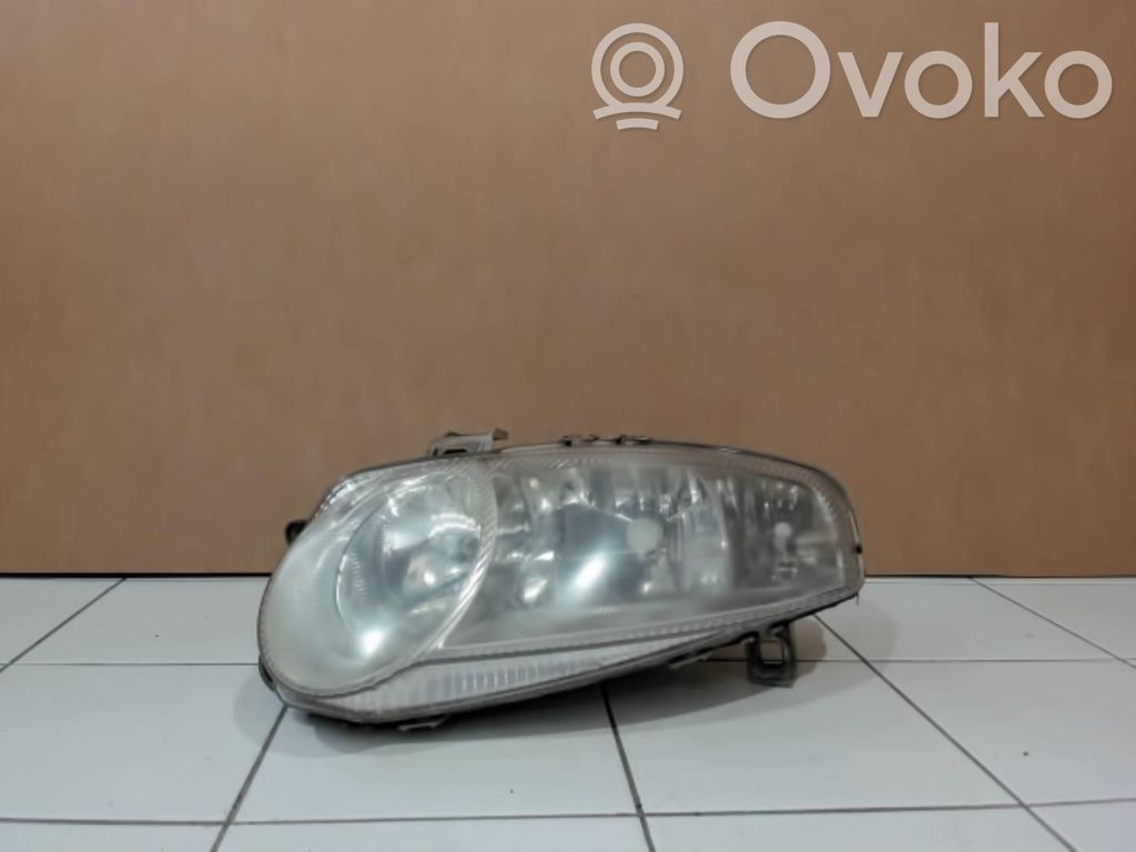 Alfa Romeo 147 Lampa przednia 