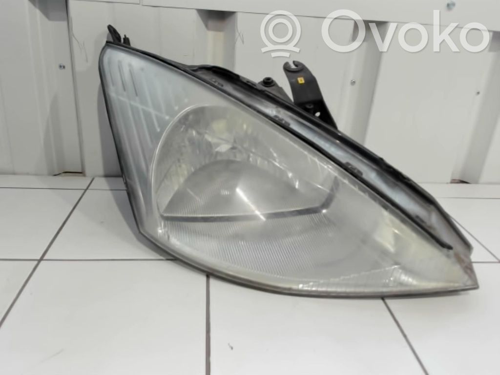 Ford Focus Headlight/headlamp 