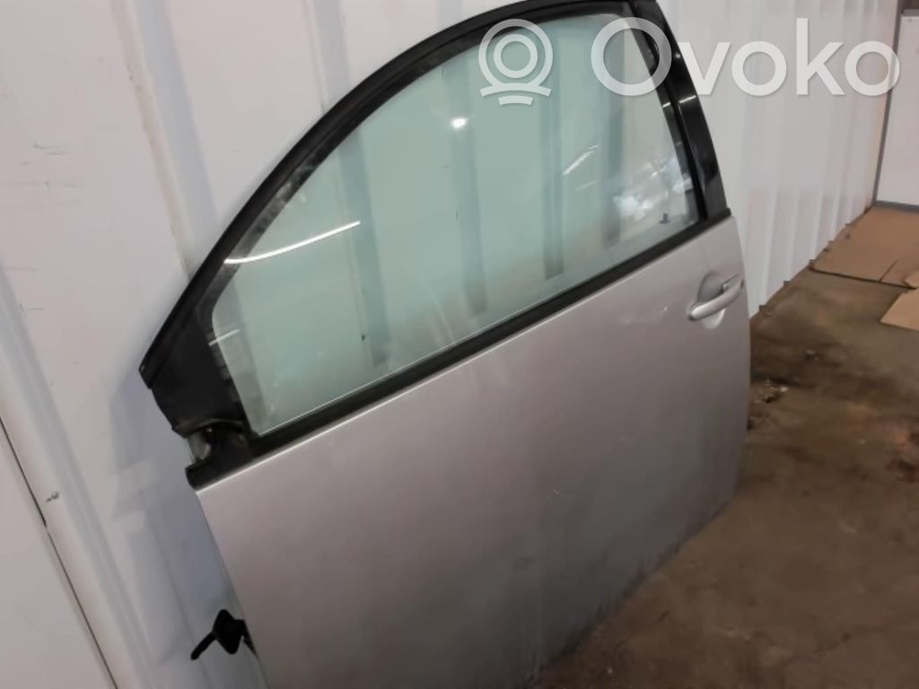 Volkswagen New Beetle Puerta delantera 