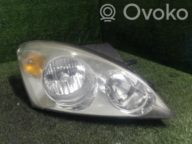 KIA Pro Cee'd I Headlight/headlamp 