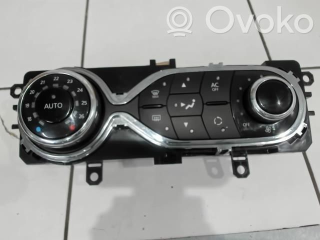 Renault Captur Climate control unit 
