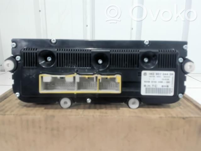 Volkswagen Golf V Climate control unit 