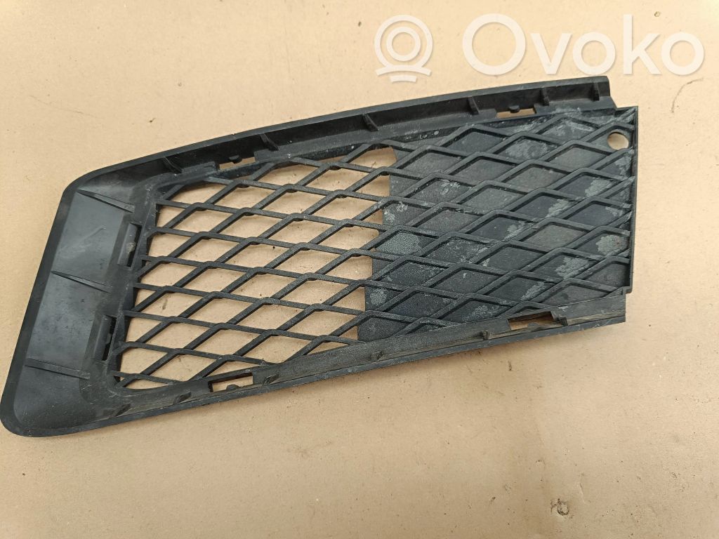 Front bumper lower grill   7154719