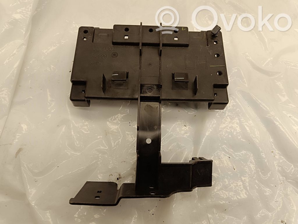 Sitzverkleidung   L0261302,R3699