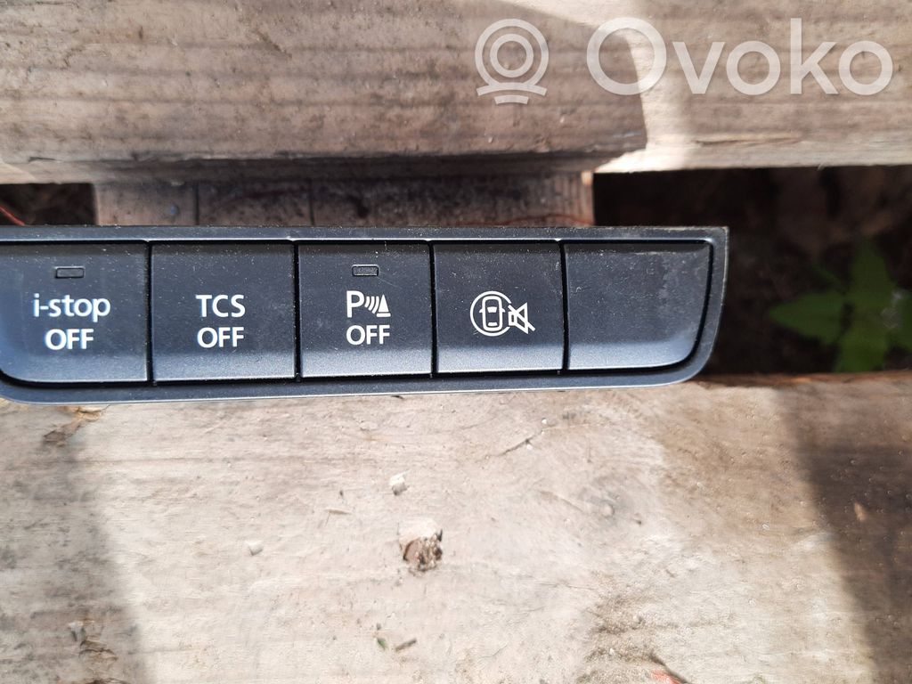 Mazda CX-30 Un conjunto de interruptores 