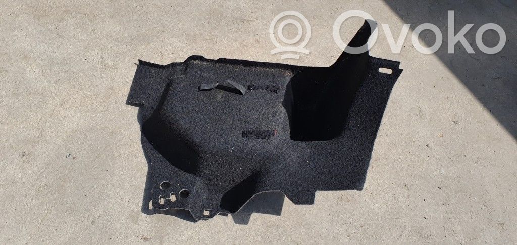 Ford Fiesta Boczek / Tapicerka boczna bagażnika 