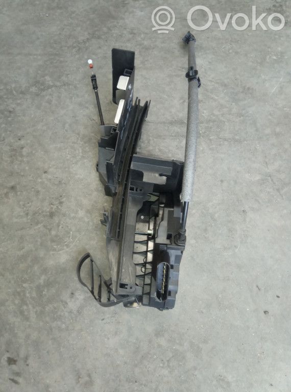 Cerradura de puerta delantera   BM5AA21812CD