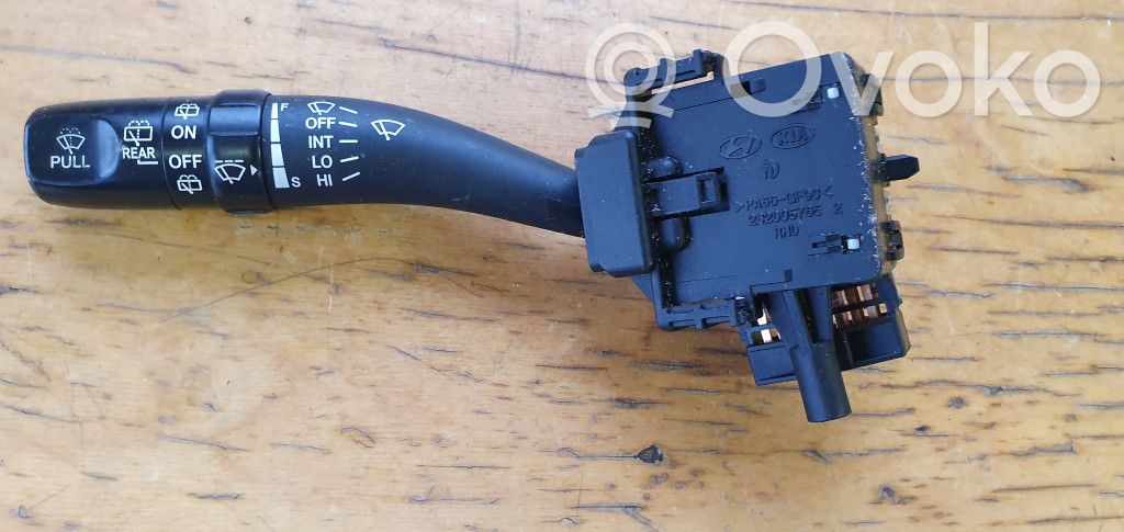 Hyundai Santa Fe Wiper control stalk 