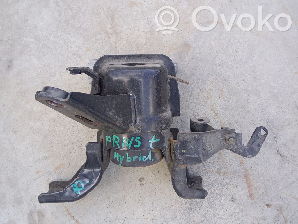 Engine mount bracket