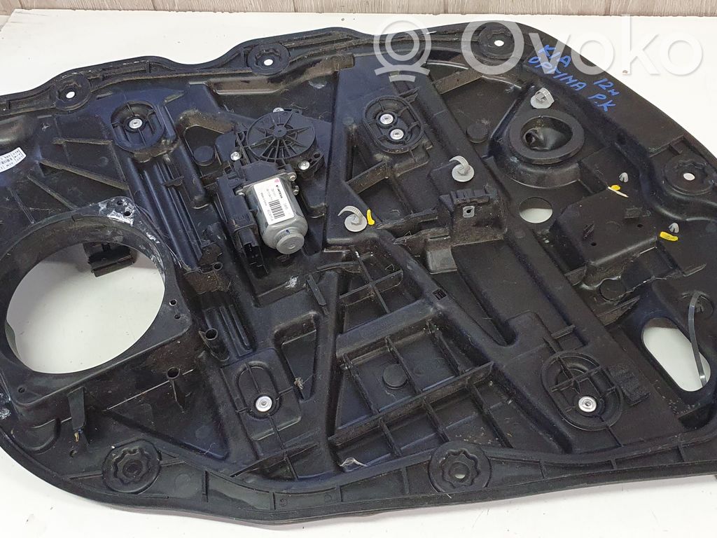 Front door window regulator with motor   824712T010