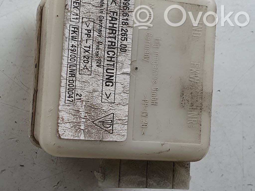 Unidad de control/módulo ECU del motor   99661826500