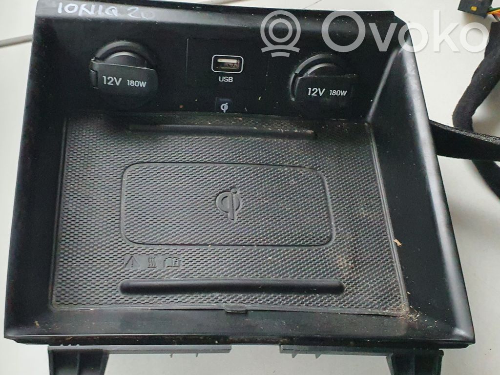 Hyundai Ioniq Connettore plug in USB 