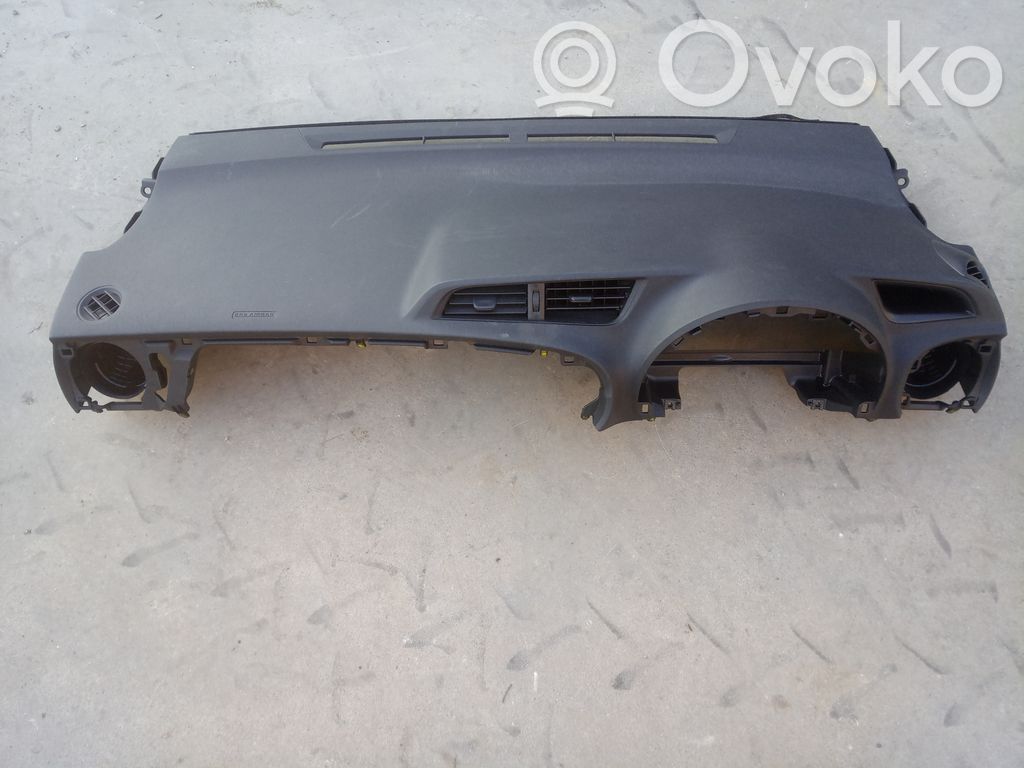 Dashboard   553020D170