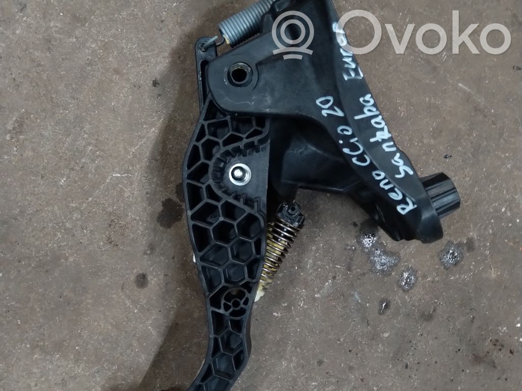 Pedal de embrague   465033991R