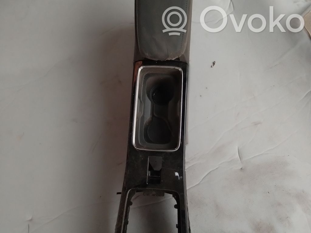 Center console   M0U023616,9834678780,9835185180