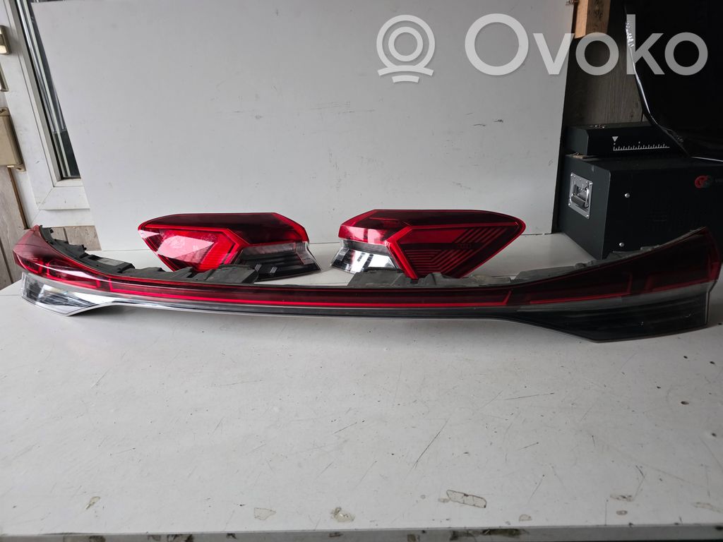 Rear/tail lights set   89A945095B,89A945091,89A945092