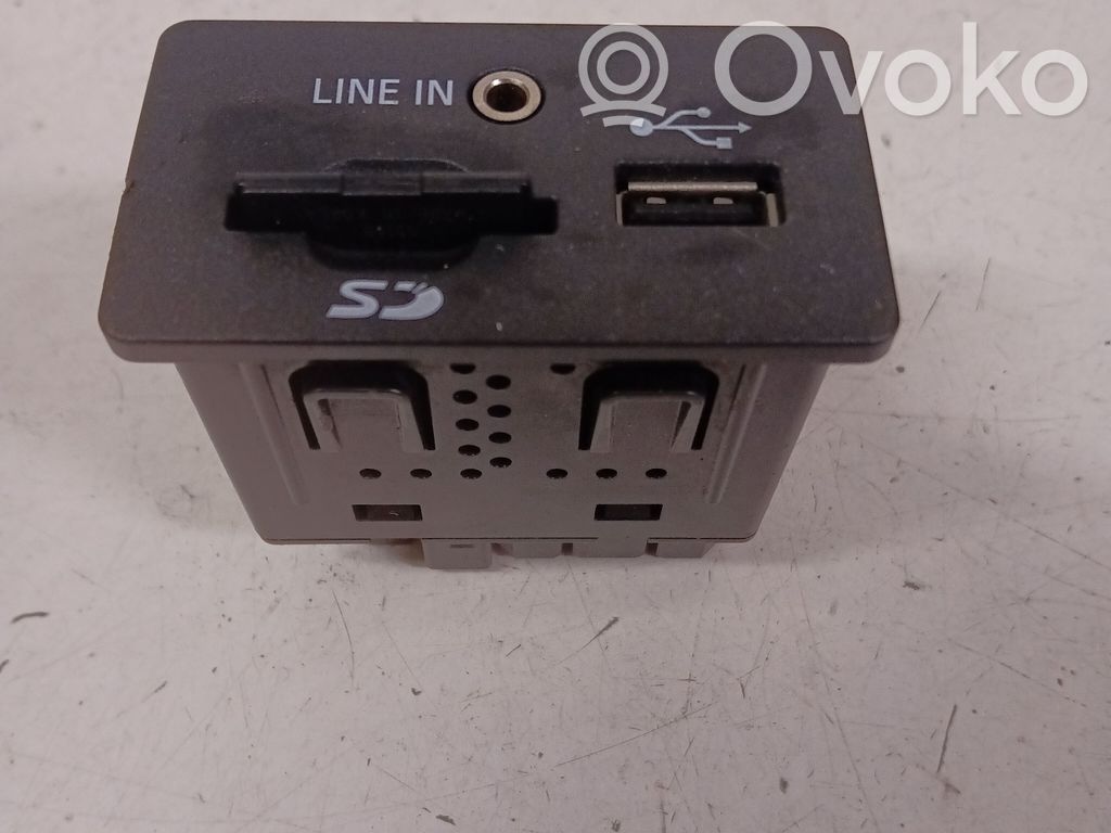 USB jungtis   FR3T14F014AB