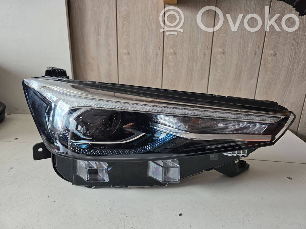 Headlight/headlamp   10040152,10796250