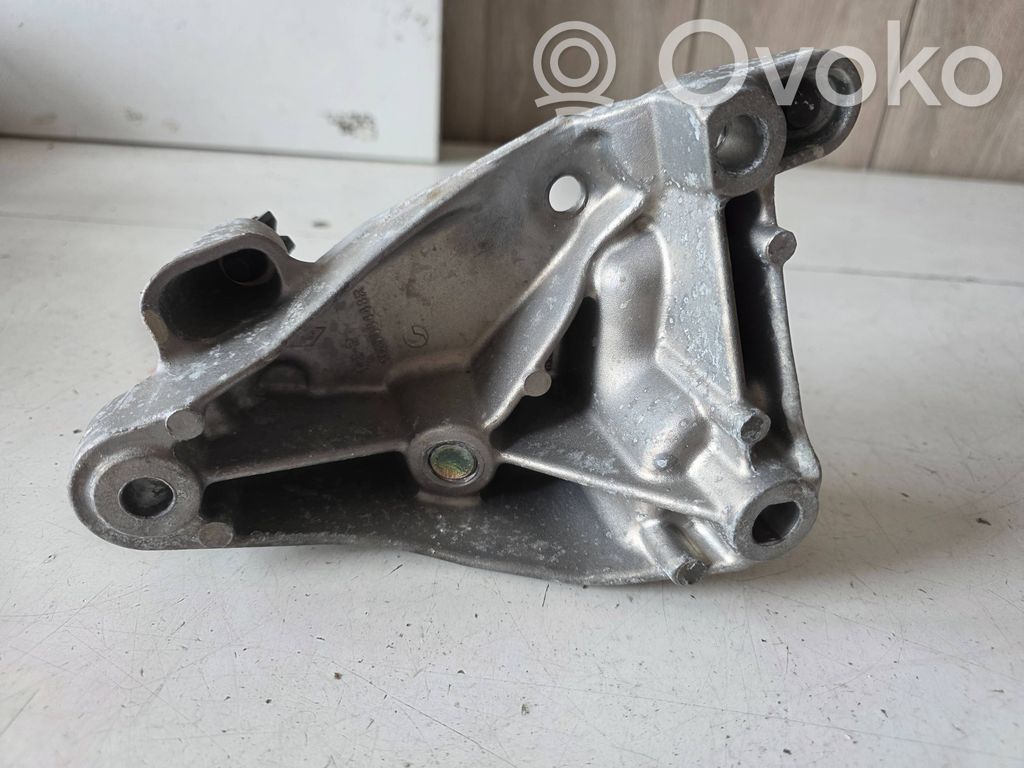 Dacia Duster II Soporte de montaje de la caja de cambios 