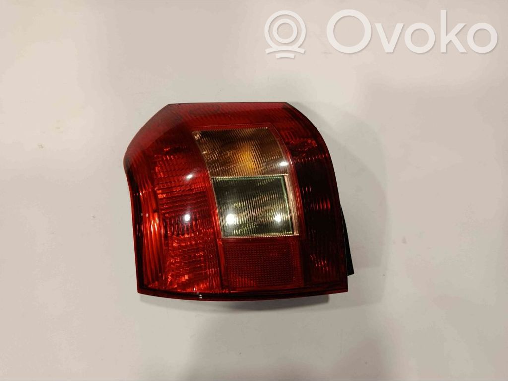 Tailgate rear/tail lights