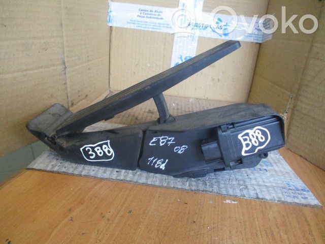 Akceleratoriaus pedalas   74766500