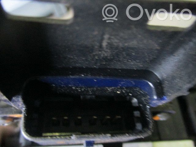 Priekšpusē slēdzene   24090816,24087816