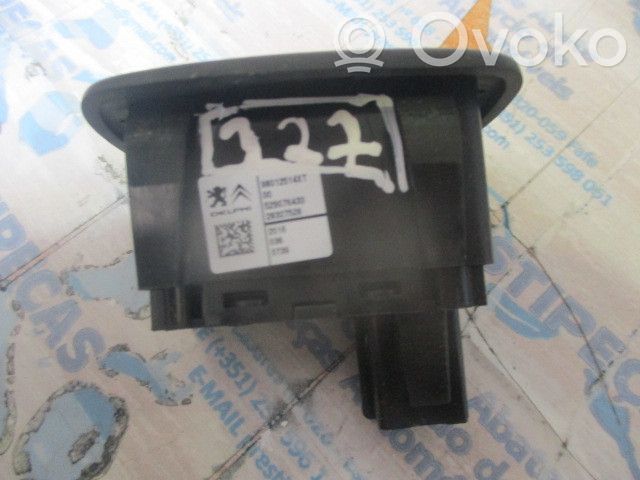 Electric window control switch   98012514XT