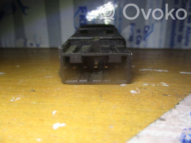 Rover 200 XV Stiklo šildymo elektra jungtukas 