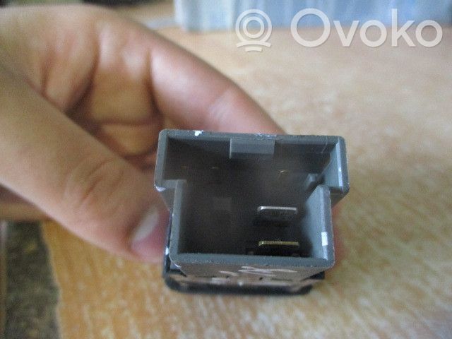 Nissan Sunny Fog light switch 