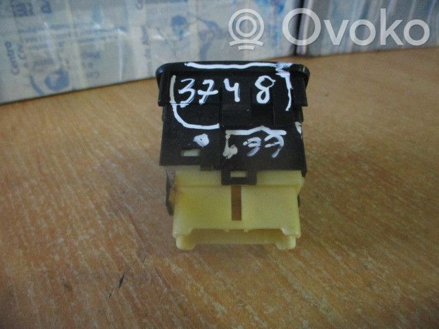 Windscreen/window heater switch   185509