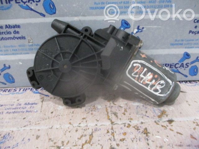 Priekšpusē loga pacēlāja motoriņš   400812J