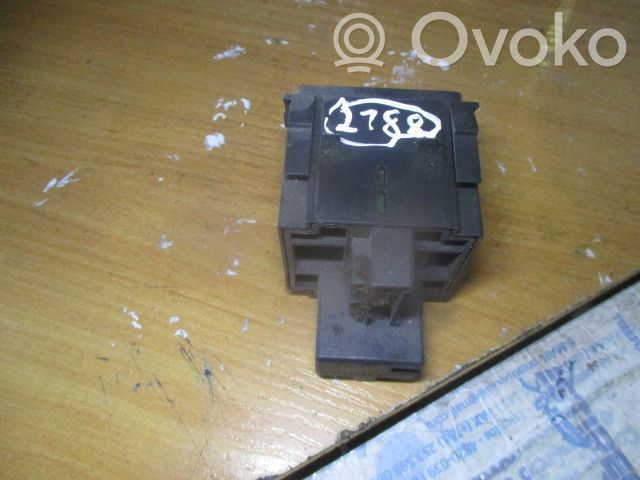 Interruptor de luz   251900001RB