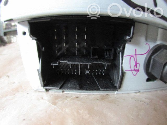 Radio / CD-Player / DVD-Player / Navigation   7M5T18C939FB