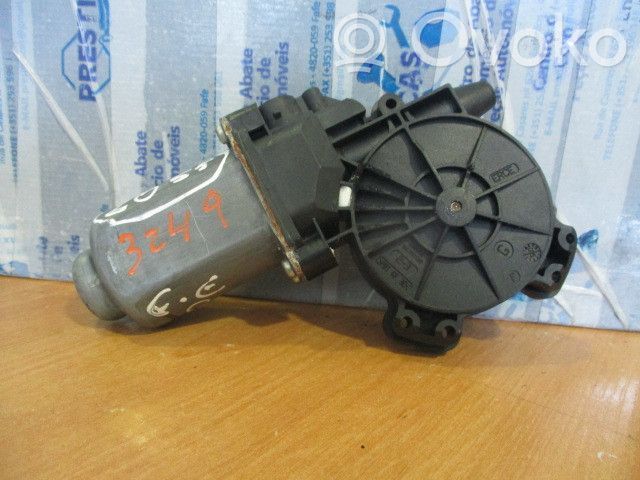 Peugeot 1007 Silnik regulatora szyby drzwi przednich 
