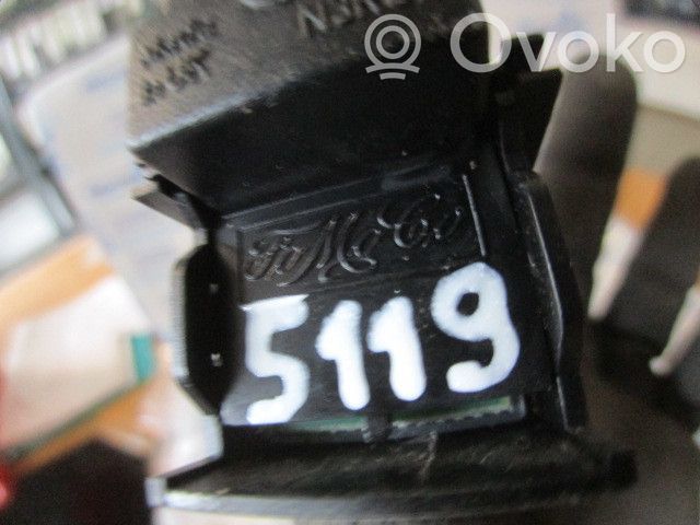 Botón interruptor de bloqueo de puertas   973980