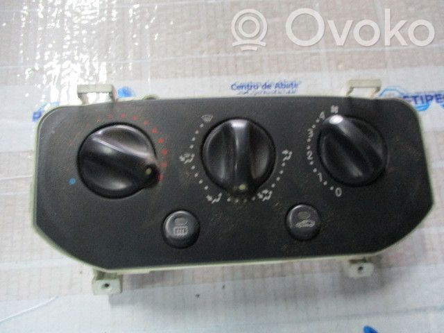 Renault Clio II Oro kondicionieriaus/ klimato/ pečiuko valdymo blokas (salone) 