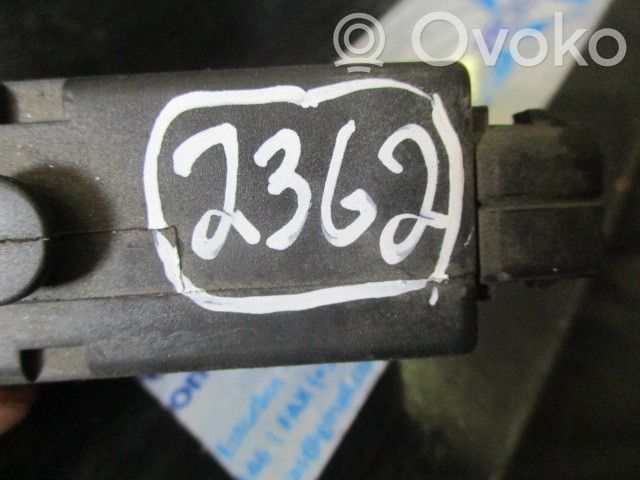 Tailgate exterior lock   67118361142