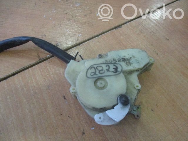 Mazda MPV II LW Serratura portiera anteriore 