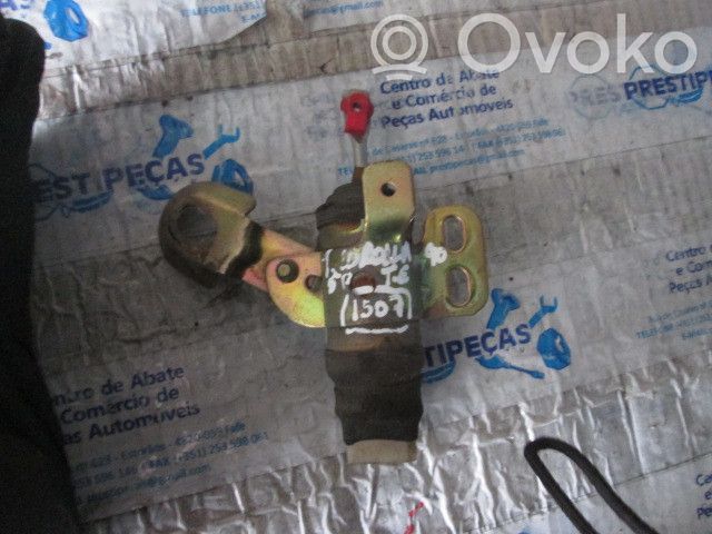Toyota Corolla E90 Takaoven lukko 