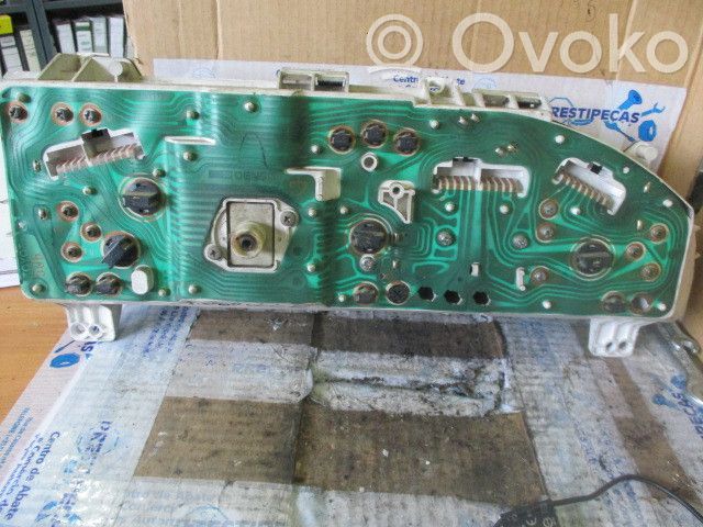 Toyota Corolla E80 Speedometer (instrument cluster) 