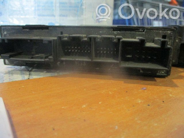 Audi A8 S8 D2 4D Silnik regulatora szyby drzwi przednich 