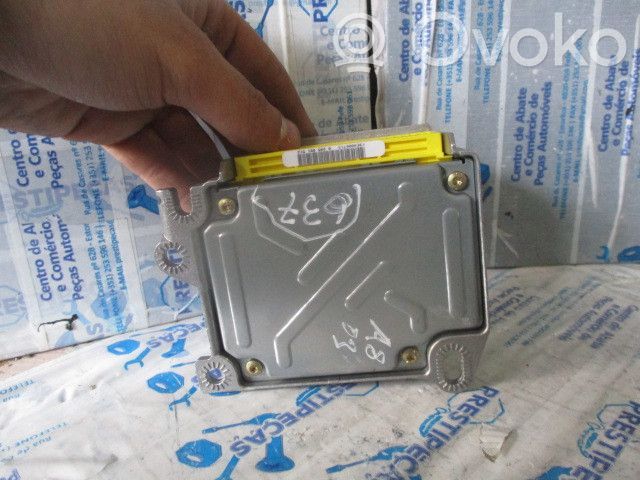 Module de contrôle airbag   4E0959655