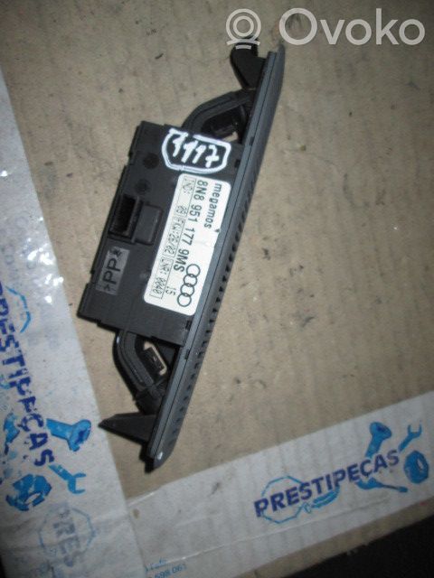 Alarm movement detector/sensor   8N8951177