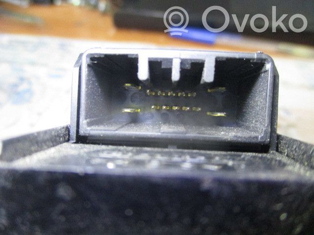 Electric window control switch   F000200C